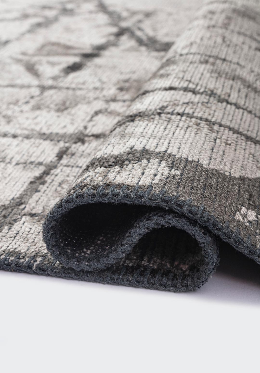 CRACK ANTHRACITE - CREAM RUG - 2