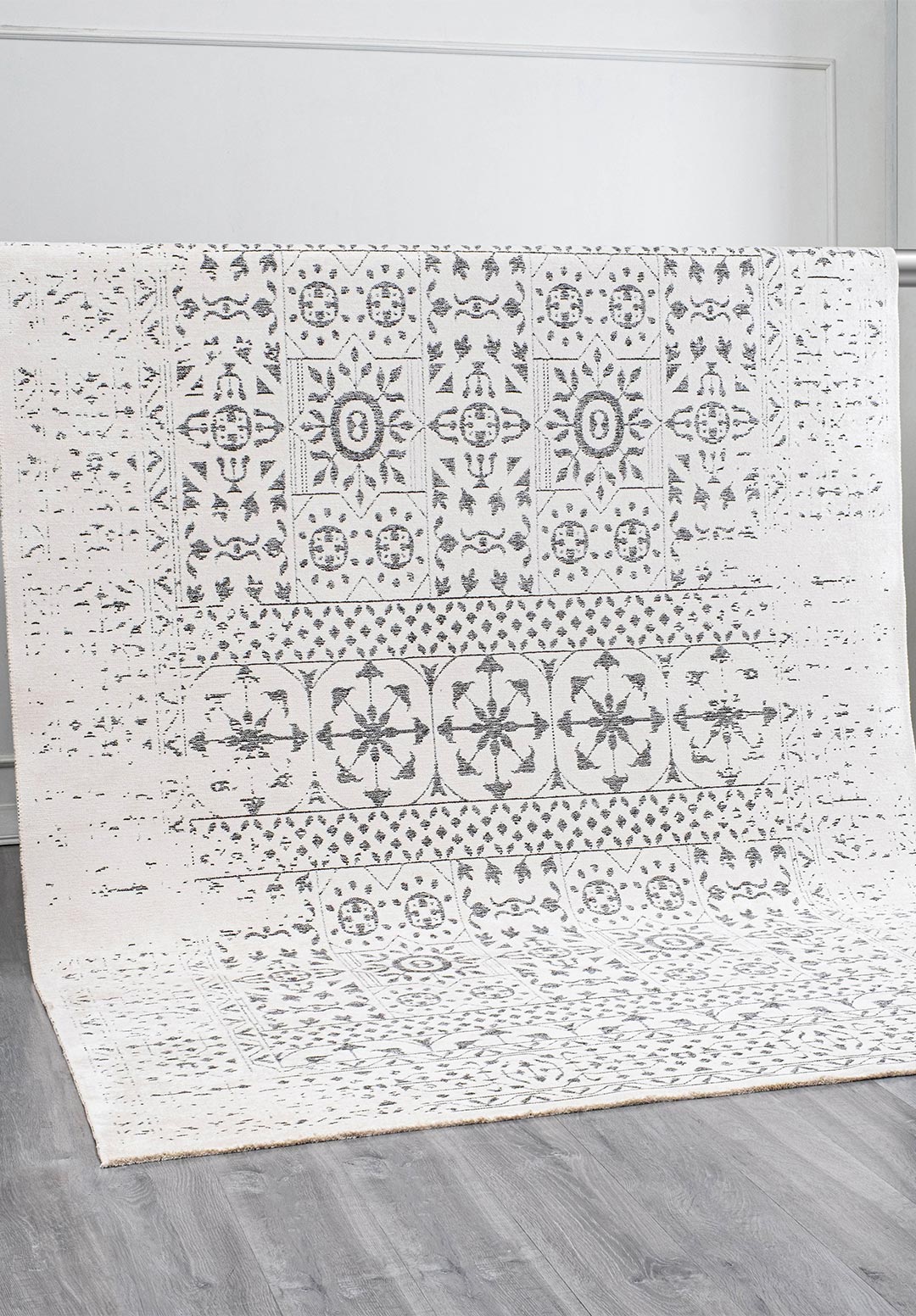 SCRIPT BLACK - ECRU RUG - 4