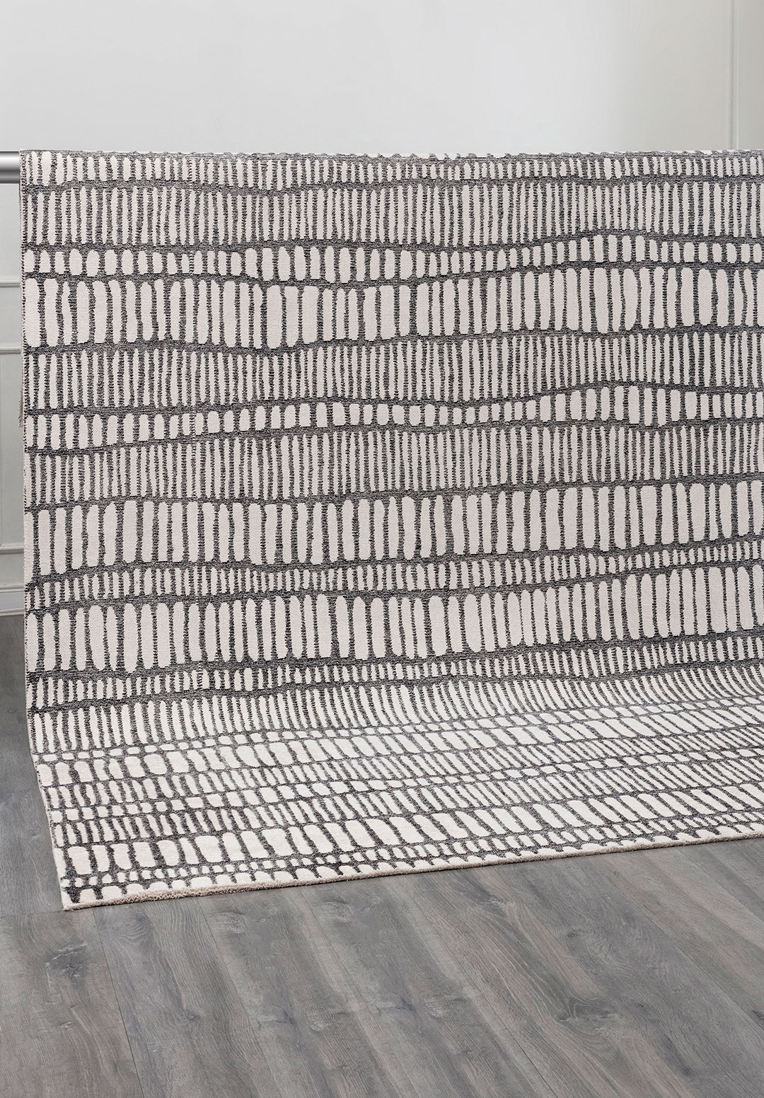 TEMPO BLACK - ECRU RUG - 4